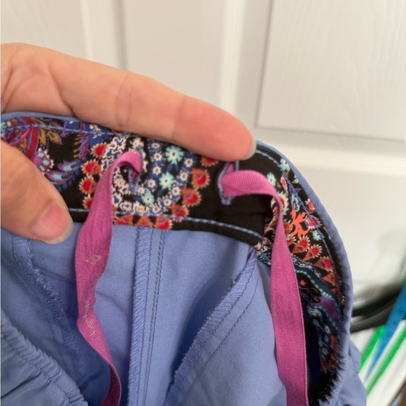 Vera Bradley light Blue nurses scrub pants size petite Large Drawstring Pockets - Picture 6 of 7